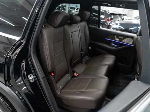 Used 2022 Mercedes-Benz GLS 450 4MATIC image 11