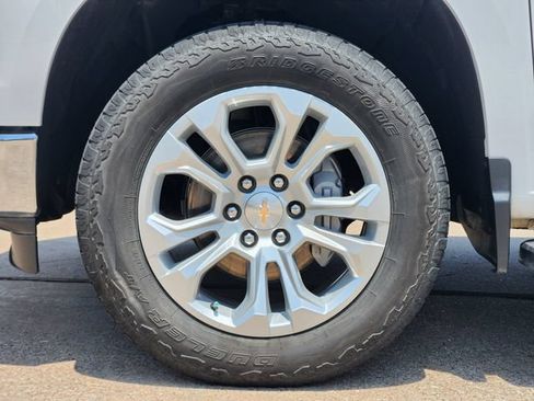 Used 2025 Chevrolet Silverado 1500 LTZ AWD/4WD image 10