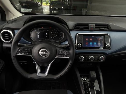 Used 2025 Nissan Versa SV FWD image 14