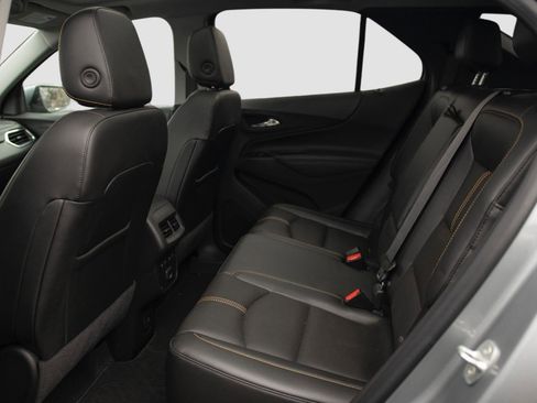 Used 2023 Chevrolet Equinox Premier image 13