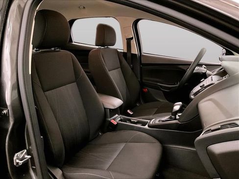 Used 2015 Ford Focus SE FWD image 7