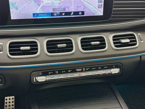 Used 2023 Mercedes-Benz GLS 450 4MATIC image 16