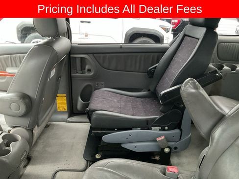 Used 2006 Toyota Sienna XLE FWD image 10