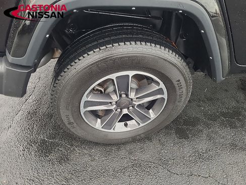 Used 2023 Jeep Wrangler Sahara image 14