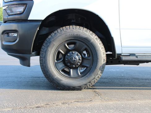 Used 2025 RAM 2500 Tradesman AWD/4WD image 38