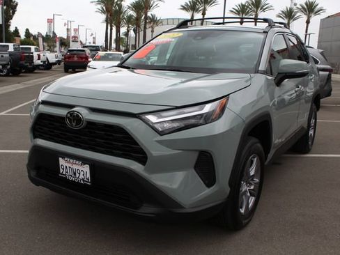 Certified 2022 Toyota RAV4 XLE FWD image 5