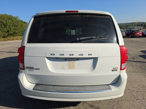 Used 2019 Dodge Grand Caravan SXT FWD image 5