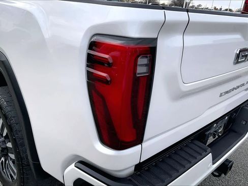 Used 2025 GMC Sierra 2500 Denali Ultimate image 26