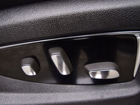 Used 2015 Cadillac Escalade Premium image 26