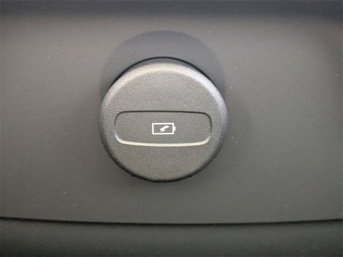 New 2026 Volvo XC90 T8 Plus w/ Protection Package Premier image 20