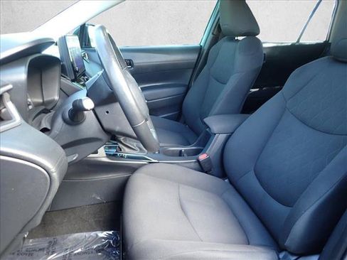 Used 2023 Toyota Corolla Cross LE w/ Moonroof Package AWD/4WD image 11