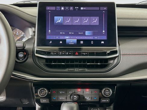 Used 2025 Jeep Compass Trailhawk AWD/4WD image 23