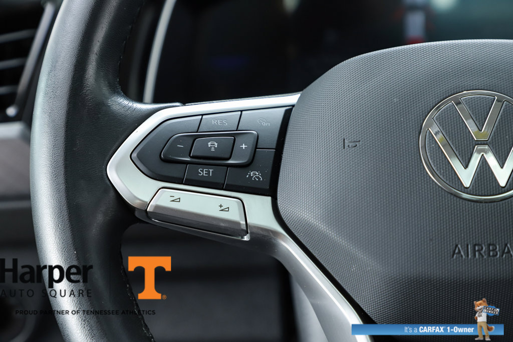 Used 2024 Volkswagen Jetta SE w/ Panoramic Sunroof Package FWD image 21