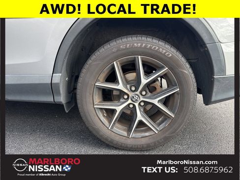 Used 2018 Toyota RAV4 SE image 12