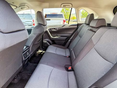 Used 2025 Toyota RAV4 XLE image 19