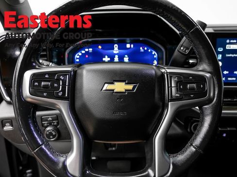 Used 2022 Chevrolet Silverado 1500 LT w/ Convenience Package II AWD/4WD image 10