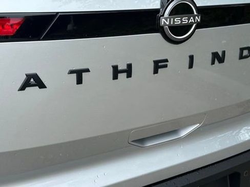 New 2025 Nissan Pathfinder SV w/ Black Appearance Package image 46