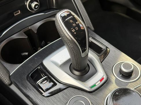 Used 2022 Alfa Romeo Stelvio Sprint image 19