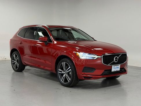 Used 2020 Volvo XC60 T5 Momentum w/ Protection Package Premier image 6
