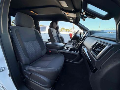 Used 2023 Nissan Titan SV w/ SV Convenience Package AWD/4WD image 15
