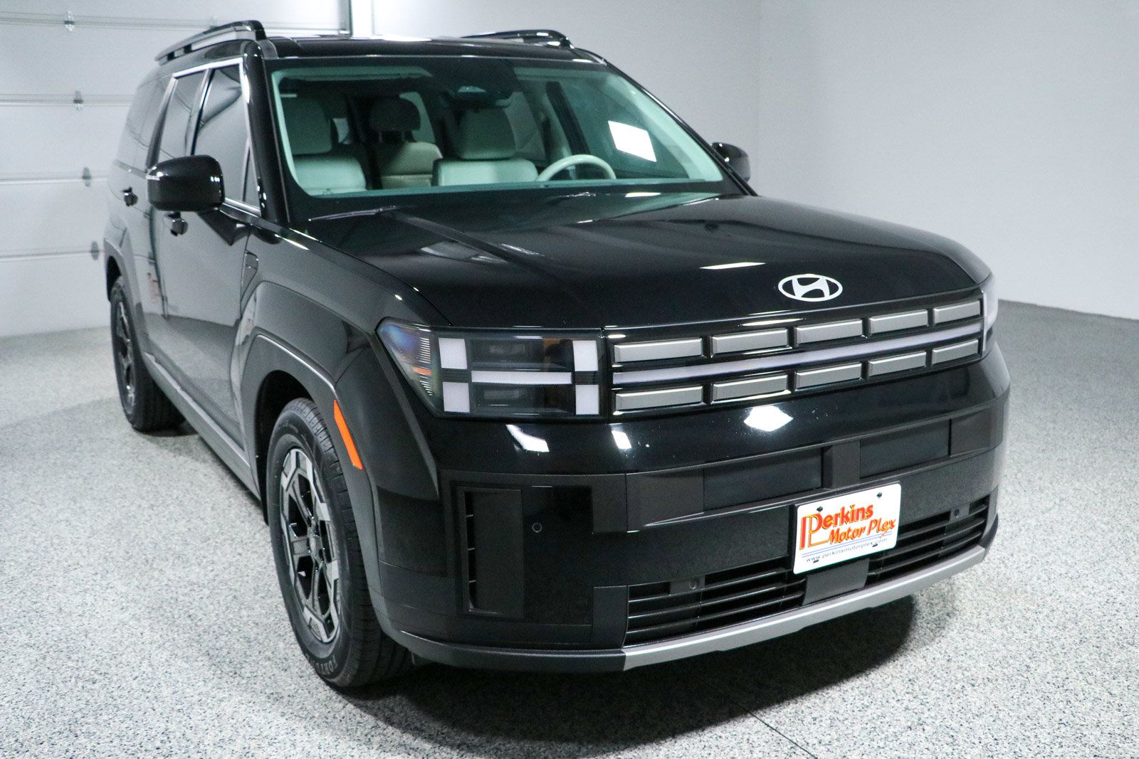 Used 2025 Hyundai Santa Fe SEL FWD image 4