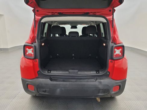 Used 2015 Jeep Renegade Latitude FWD image 29
