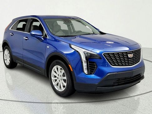 Certified 2023 Cadillac XT4 Luxury w/ Cold Weather Package AWD/4WD image 7