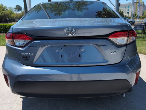 Certified 2025 Toyota Corolla LE image 9