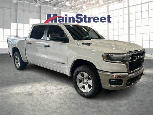 Used 2025 RAM 1500 Big Horn AWD/4WD image 7