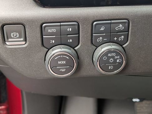 Used 2023 Chevrolet Silverado 1500 High Country w/ High Country Premium Package AWD/4WD image 20