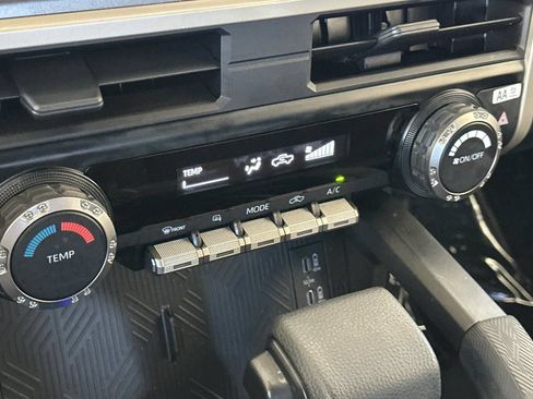 Certified 2026 Toyota Tacoma SR5 AWD/4WD image 19