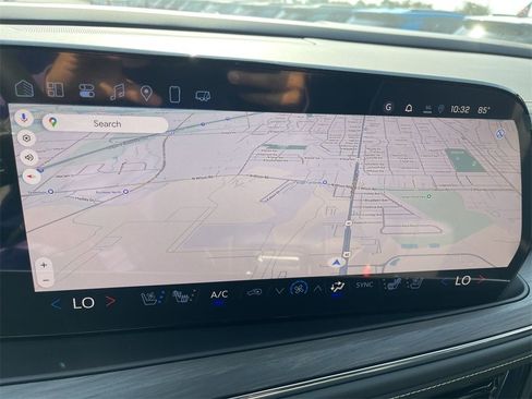 New 2025 Chevrolet Suburban Premier image 18