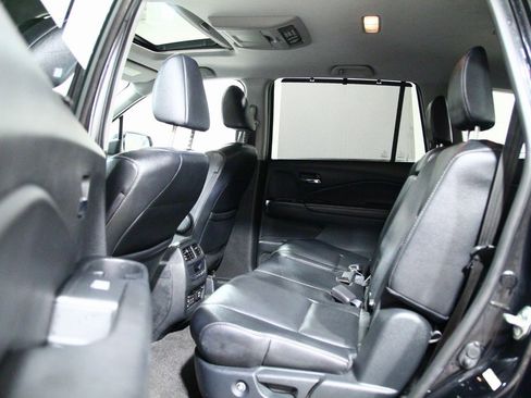 Used 2016 Honda Pilot Touring image 29