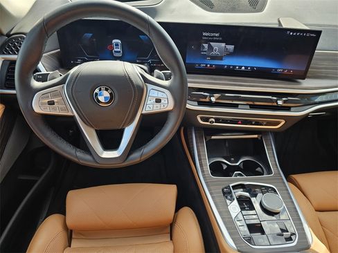 Used 2025 BMW X7 xDrive40i image 18