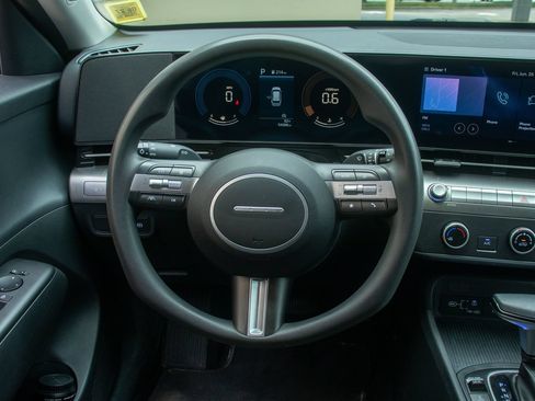 Used 2024 Hyundai Kona SE AWD/4WD image 18