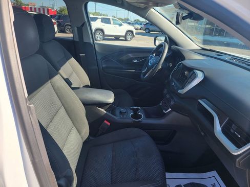 Used 2023 GMC Terrain SLE w/ Driver Convenience Package FWD image 5