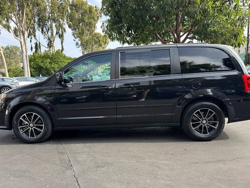 Used 2017 Dodge Grand Caravan GT FWD image 7