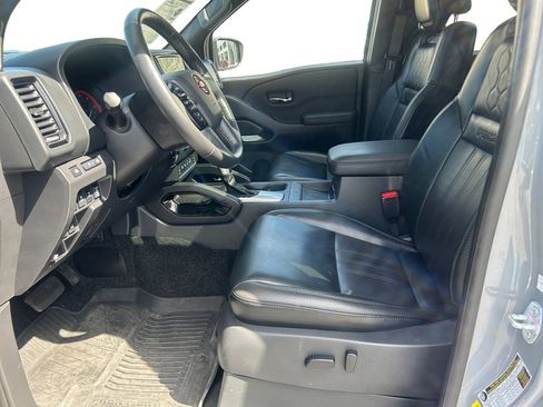 Used 2022 Nissan Frontier PRO-4X w/ Pro-4X Premium Package AWD/4WD image 11