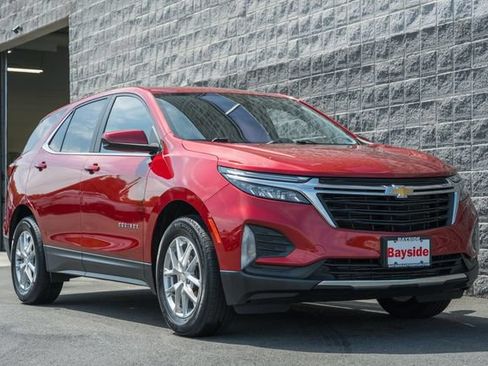 Used 2022 Chevrolet Equinox LT FWD image 2