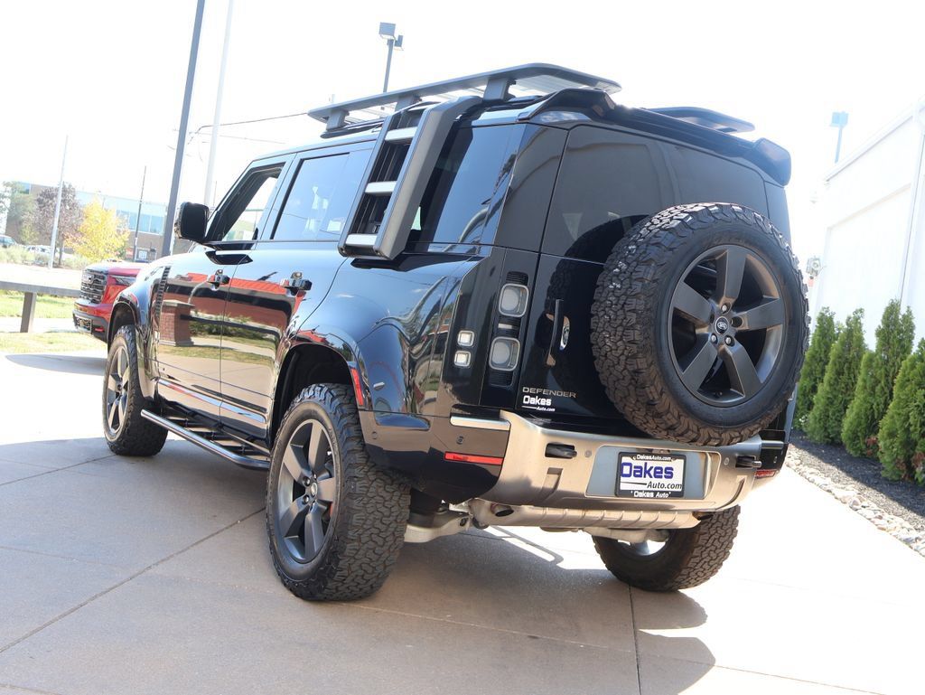 Used 2023 Land Rover Defender 110 X AWD/4WD image 3