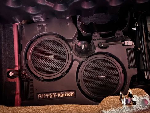 Used 2015 Dodge Challenger SRT w/ Technology Group image 37