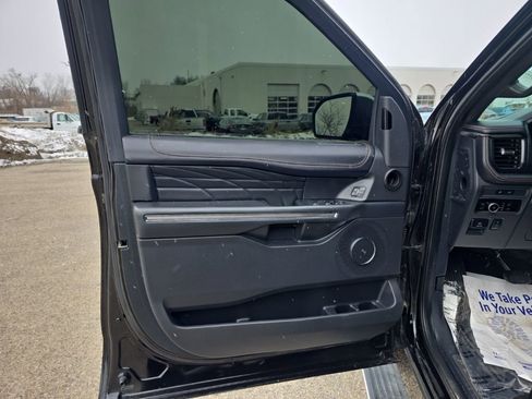 Used 2024 Ford Expedition Platinum AWD/4WD image 21
