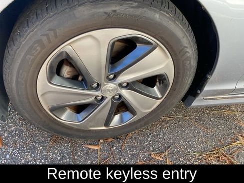 Used 2017 Hyundai Sonata Limited w/ Ultimate Package 02 image 10