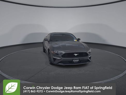 Used 2020 Ford Mustang Premium RWD image 4