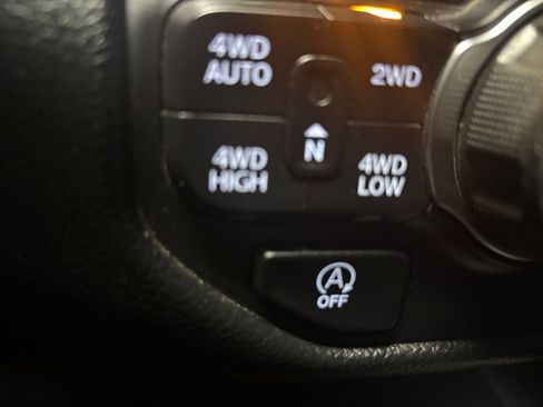Used 2020 RAM 1500 Big Horn AWD/4WD image 20