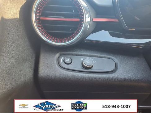 Used 2025 Chevrolet Trax RS w/ Sunroof Package image 13