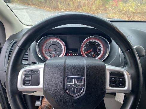 Used 2017 Dodge Grand Caravan SE w/ Power Window Group image 18