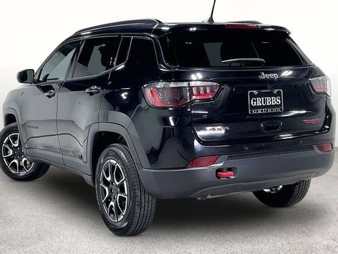 Used 2024 Jeep Compass Trailhawk AWD/4WD image 15