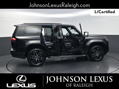 Used 2024 Lexus GX 550 w/ Accessory Package (Z1) AWD/4WD image 33