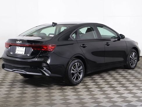 Used 2024 Kia Forte LXS image 8